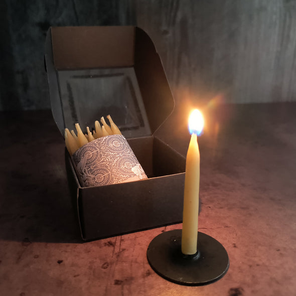 20-minute candle box with lit candle